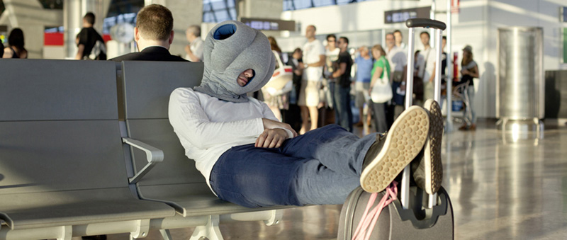 The Pillow (la almohada peluca), Los accesorios de viaje más raros y divertidos