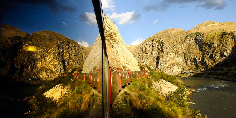 El Ferrocarril Lima a Huancayo y los hermosos paisajes de su recorrido