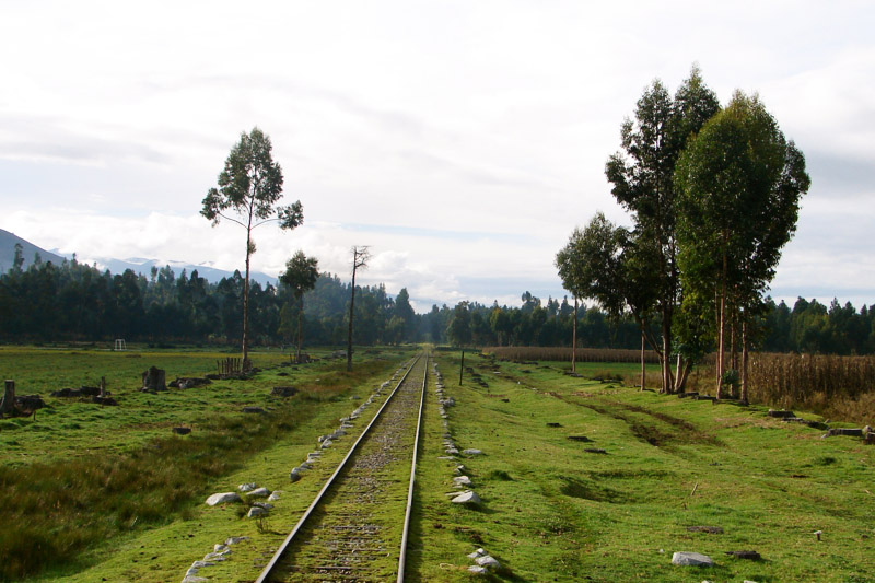 los hermosos paisajes del recorrido del tren lima a huancayo