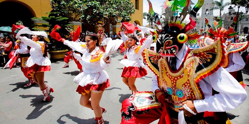 Danza y música en Centro Histórico de Lima por el Día Internacional de la Danza