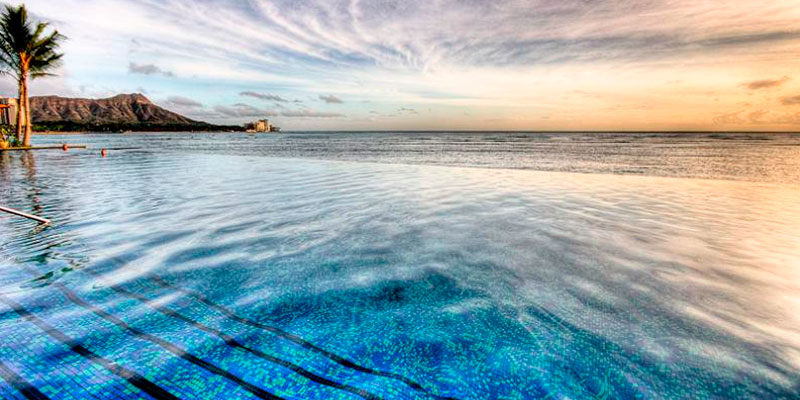 Las-piscina-infinitas-mas-impresionantes-del-planeta-Sheraton-Waikiki-Hawaii
