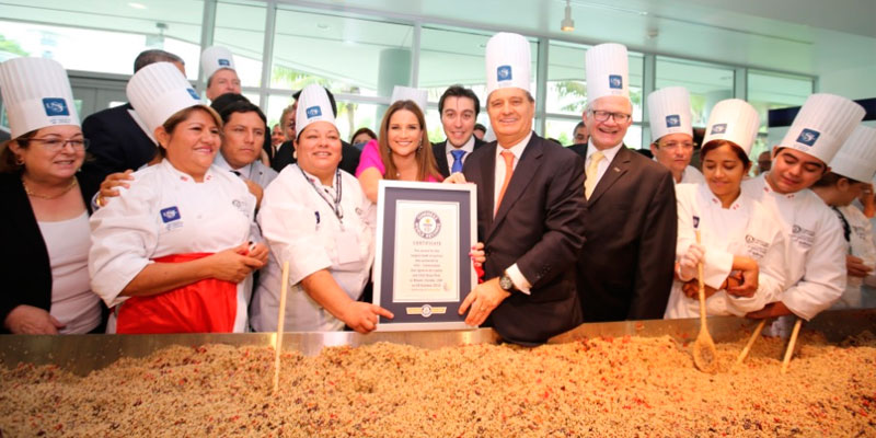Perú obtiene récord Guinness con la ensalada de quinua más grande del mundo