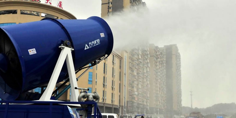 China combate la contaminación con cañones de niebla