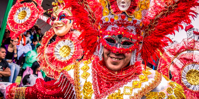 Carnavales peruanos llaman la atención de turistas extranjeros