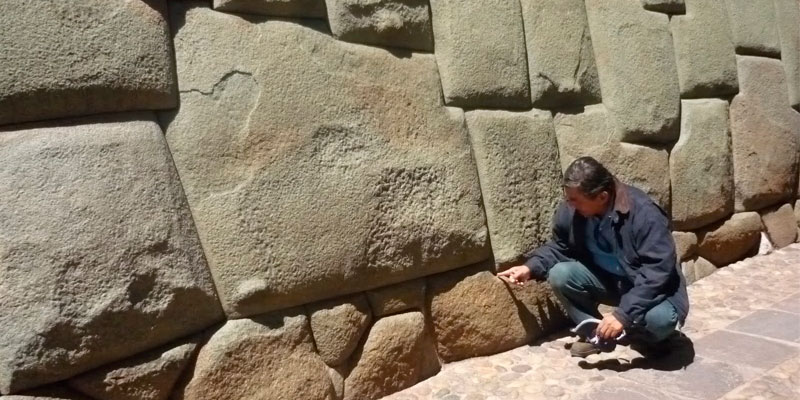 Destruyen muros INCAS en Cusco