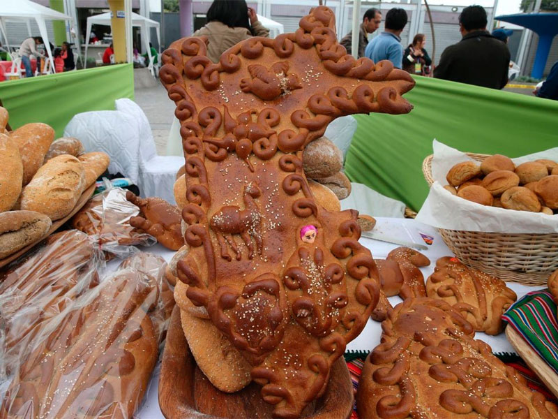 segundo festival tanta wawa en huancayo con mas de 40 variedades de pan
