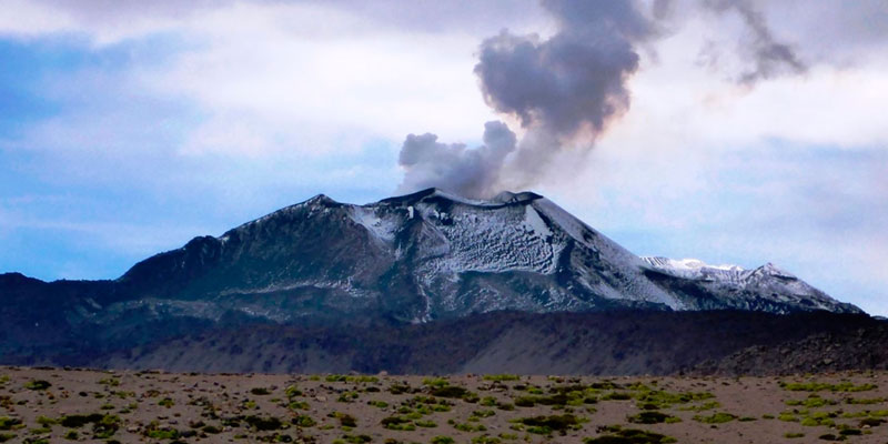 Construirán miradores para ver el proceso eruptivo del volcán Sabancaya