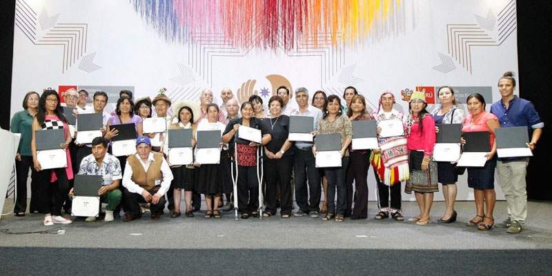 Artesana Huaniqueña gana Premio Nacional de Diseño de la Artesanía Peruana