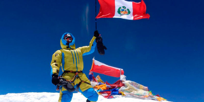 Peruano Víctor Rímac coronó la cima del Everest sin oxígeno artificial