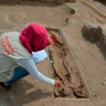 Descubren cementerio chino del siglo XIX en Huaca Bellavista de Lima